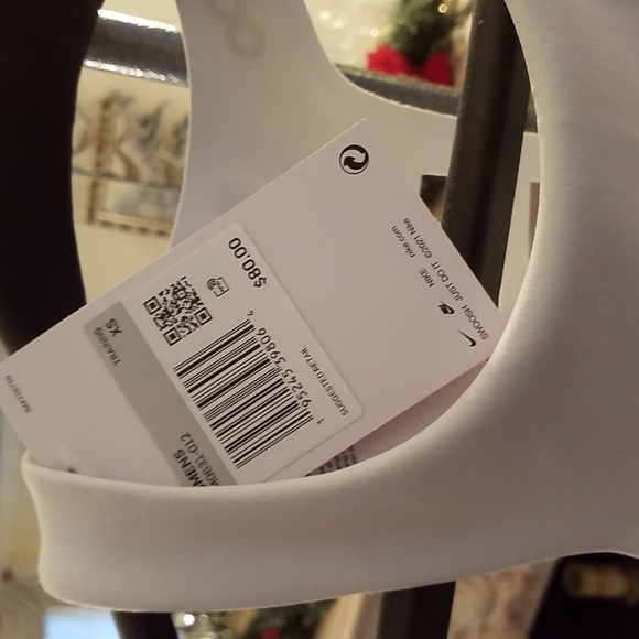 NIKE MAX Dri-FIT  RETRO Swoosh Air Max Sports Bra. $80 New with tags! - Picture 3 of 16